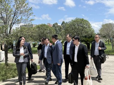 The senior delegation of the Cambodian Cabinet Office visited Xinyinbang Biochemical